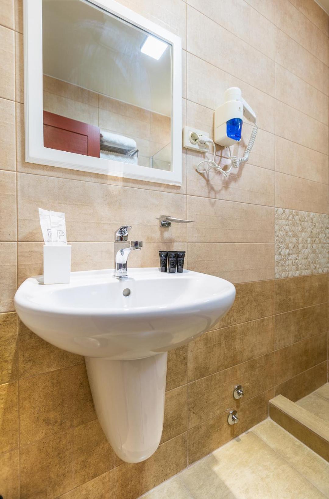 Hotel Gold Tower Mestia Luaran gambar