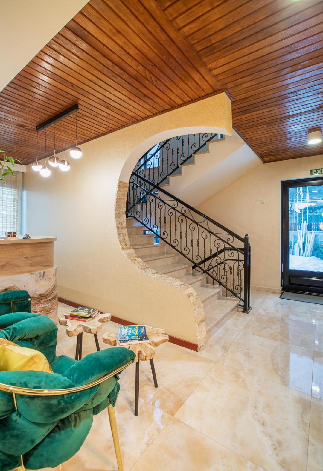 Hotel Gold Tower Mestia Luaran gambar